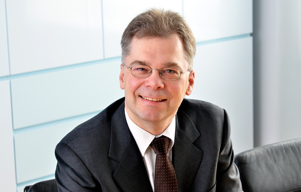 Dr. Alexander Büchel
